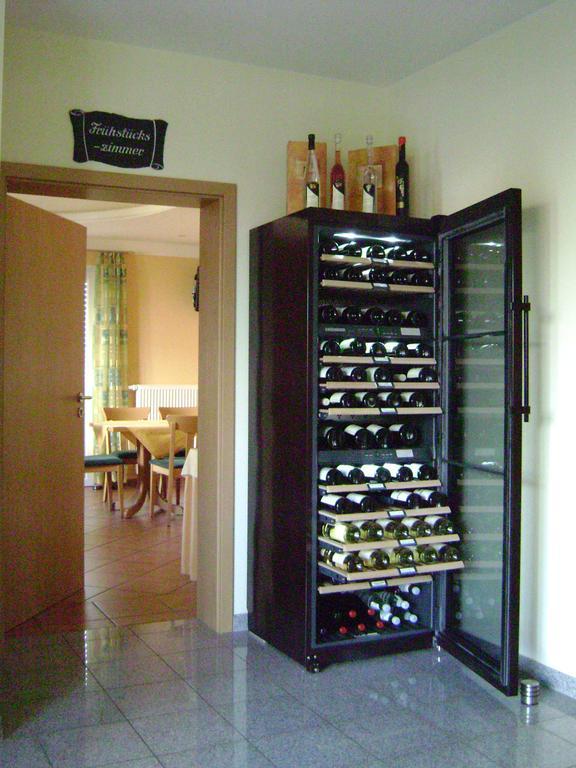 Wein- Und Gaestehaus Genetsch Лизер Экстерьер фото