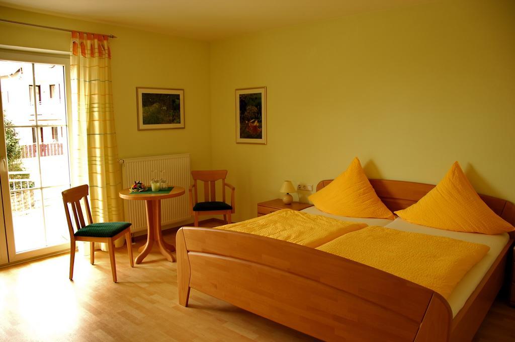 Wein- Und Gaestehaus Genetsch Лизер Экстерьер фото